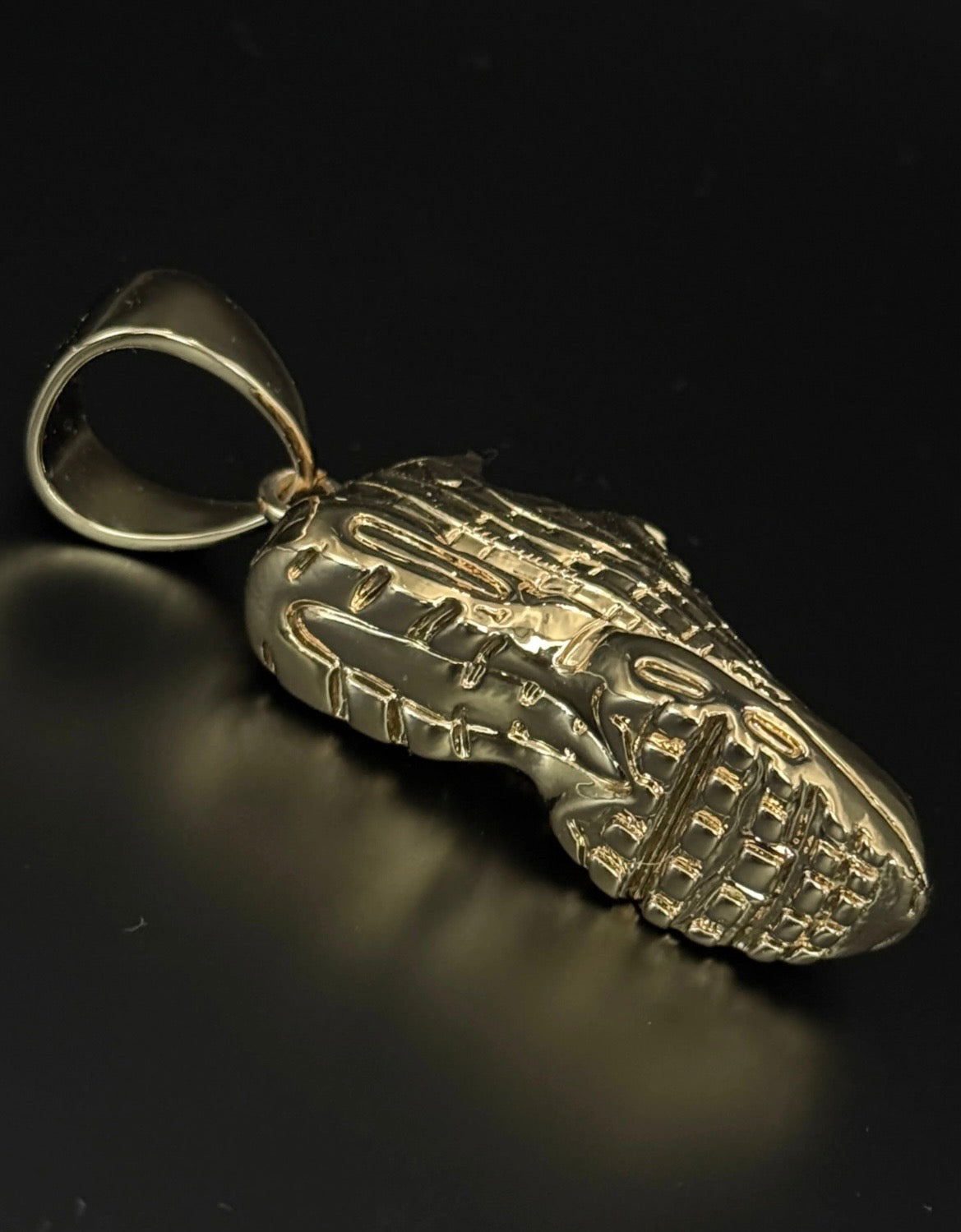 9ct Gold Filled AirMax 95 Trainer Pendant